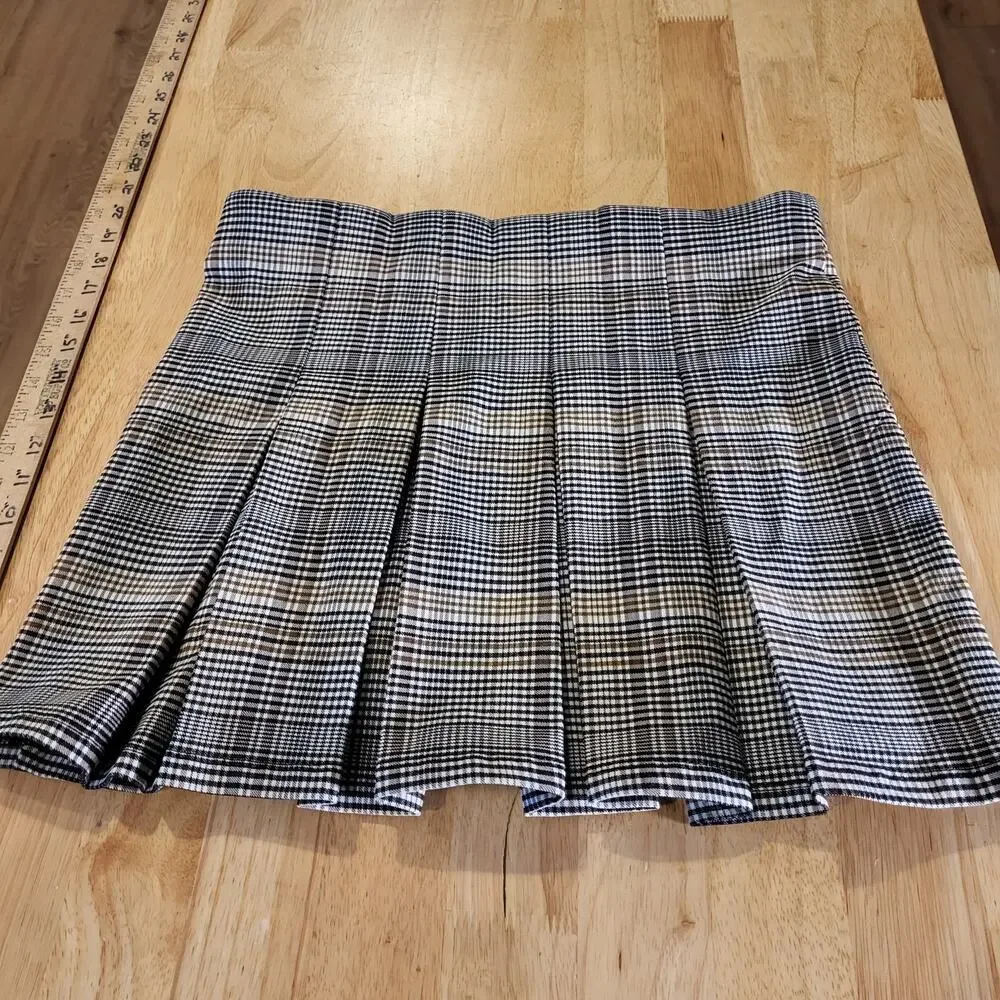 Shinestar Plaid Pleated Black & Brown Mini Skirt Large 20" Waist Elastic - Picture 1 of 5